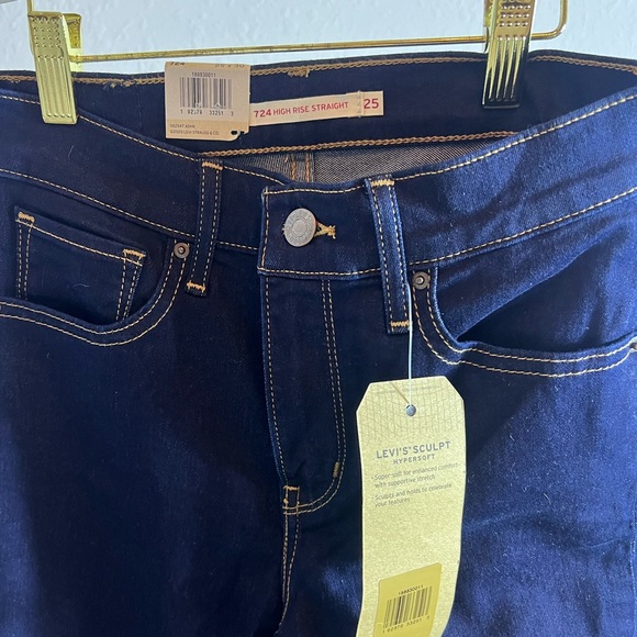 Levi’s blue 724 high rise straight jeans Hyper-soft. Size: 25 x 30 - Picture 3 of 7